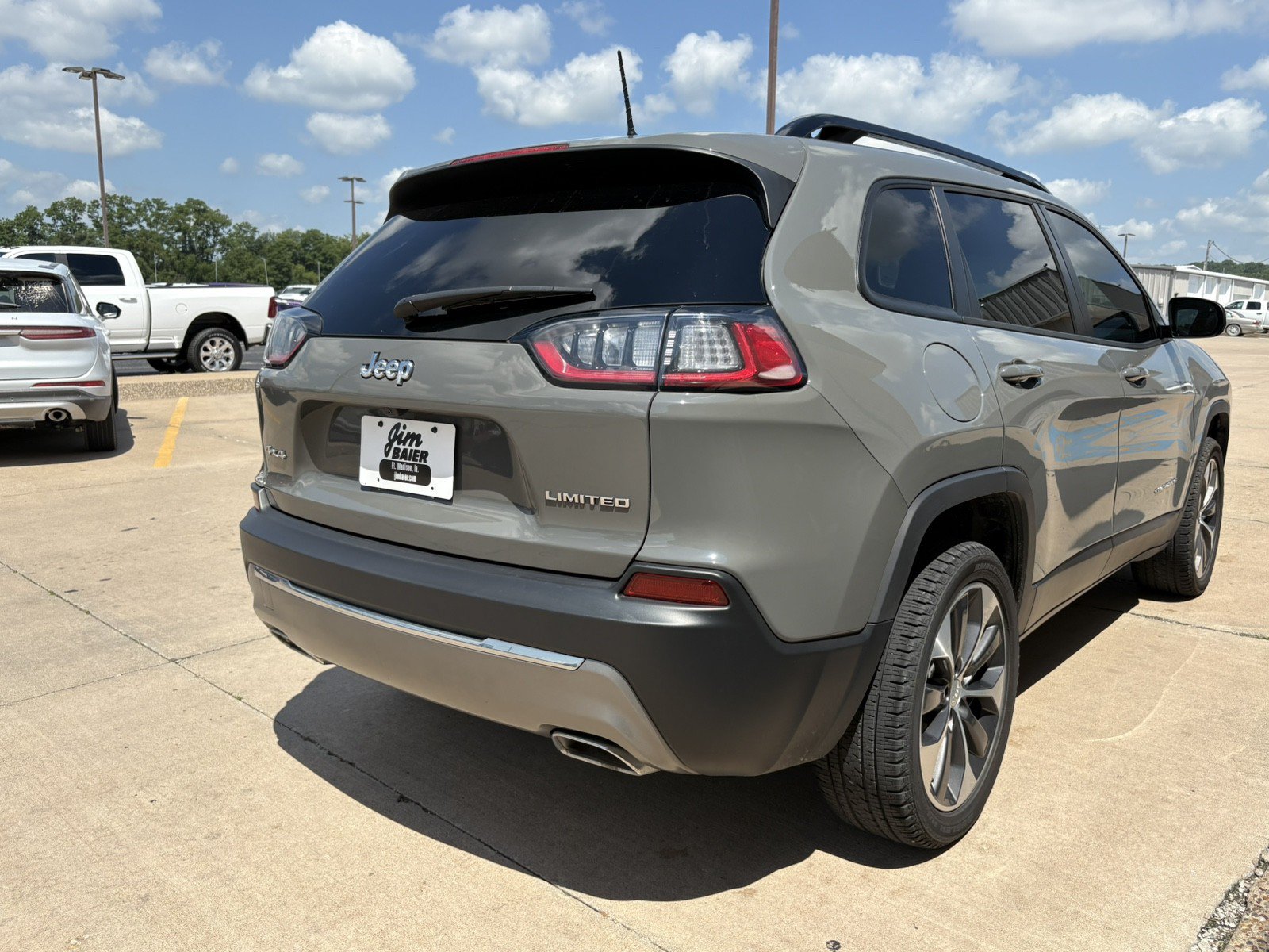 Used 2022 Jeep Cherokee Limited w/ Elite Package AWD/4WD image 9