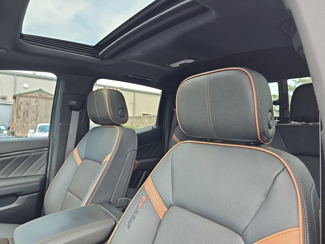 Used 2024 GMC Canyon AT4 w/ AT4 Premium Package AWD/4WD image 14
