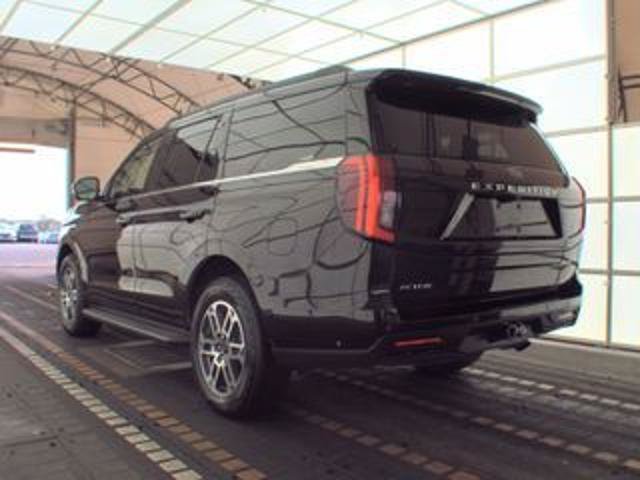 Certified 2025 Ford Expedition Active AWD/4WD image 5