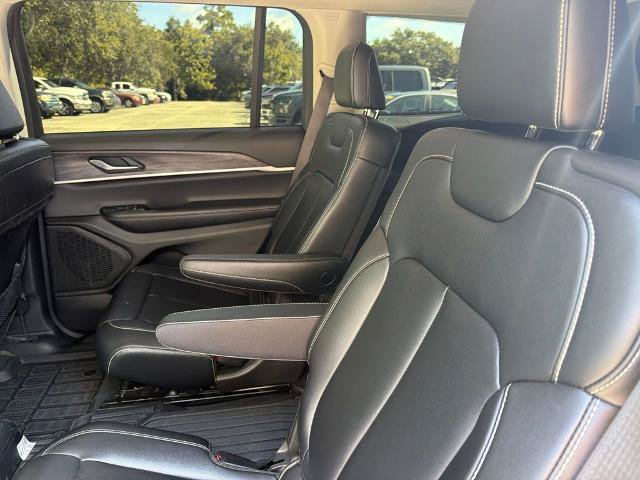 Used 2024 Jeep Grand Cherokee L Limited w/ Black Appearance Package RWD image 11