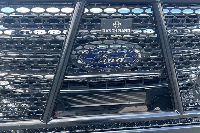 Certified 2022 Ford F350 Lariat w/ Tremor Off-Road Package AWD/4WD image 31