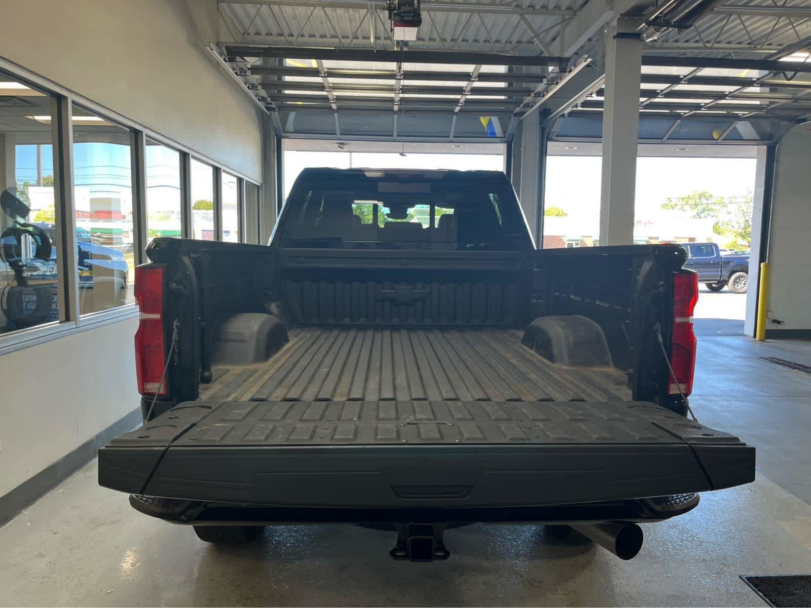 Used 2024 Chevrolet Silverado 2500 LTZ w/ LTZ Plus Package AWD/4WD image 10