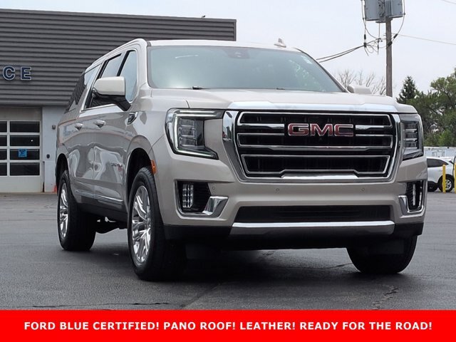 Used 2023 GMC Yukon XL SLT w/ SLT Premium Package AWD/4WD image 3