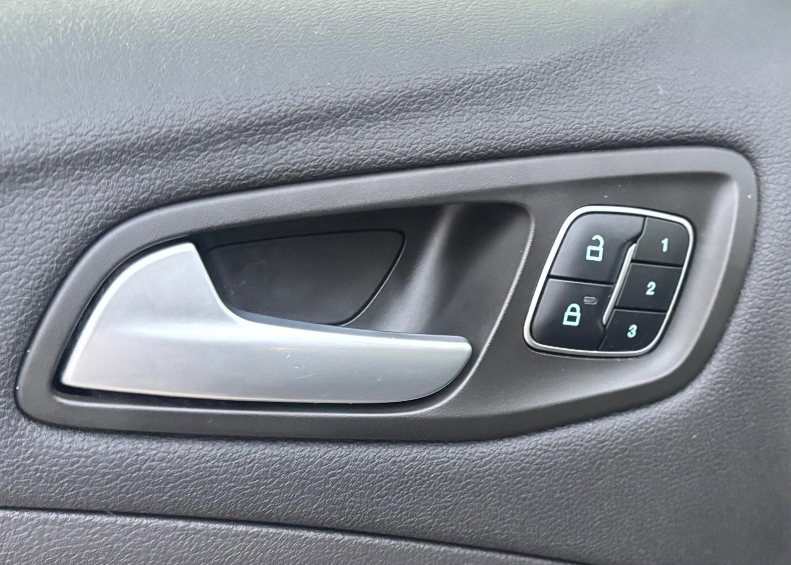 Certified 2019 Ford Escape Titanium image 28