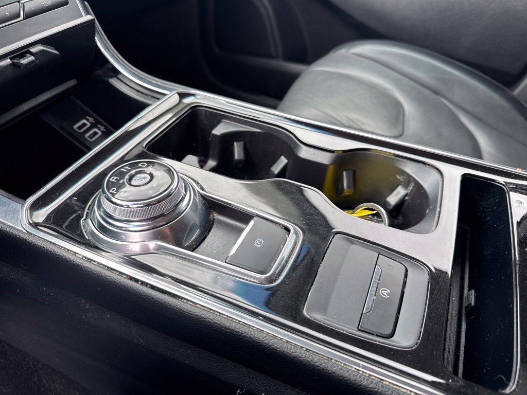 Certified 2019 Ford Edge Titanium FWD image 30