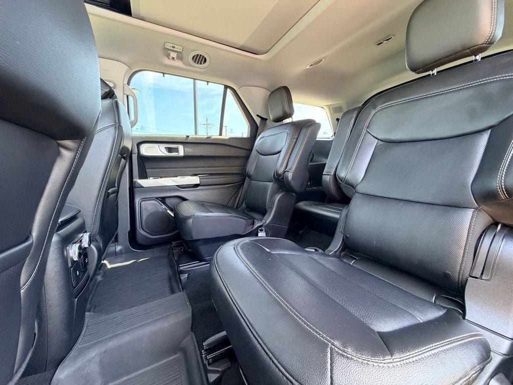 Certified 2023 Ford Explorer Limited w/ Limited Technology Package AWD/4WD image 18