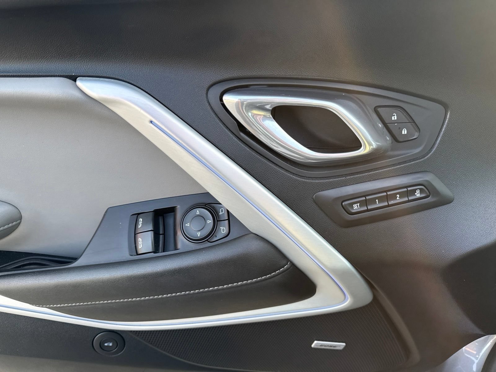 Used 2020 Chevrolet Camaro SS RWD image 14