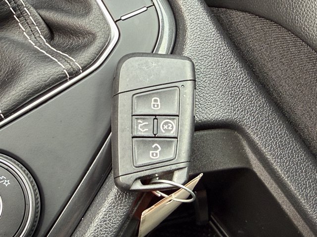 Used 2024 Volkswagen Tiguan SE R-Line AWD/4WD image 15