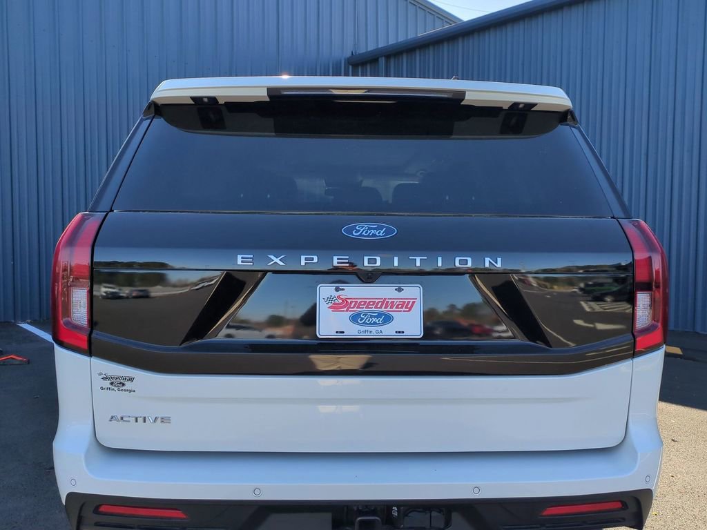 Certified 2025 Ford Expedition Active AWD/4WD image 7