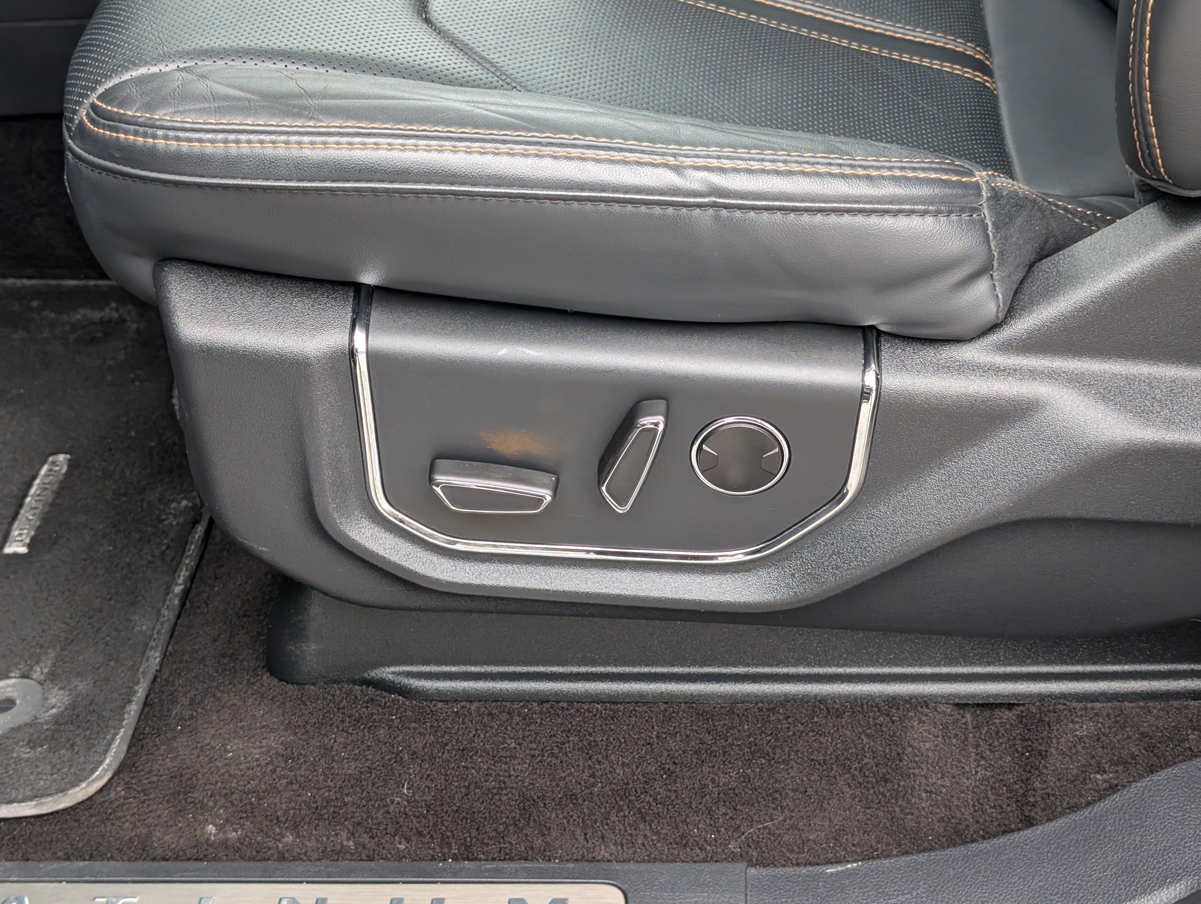 Certified 2023 Ford Expedition Max Platinum image 26