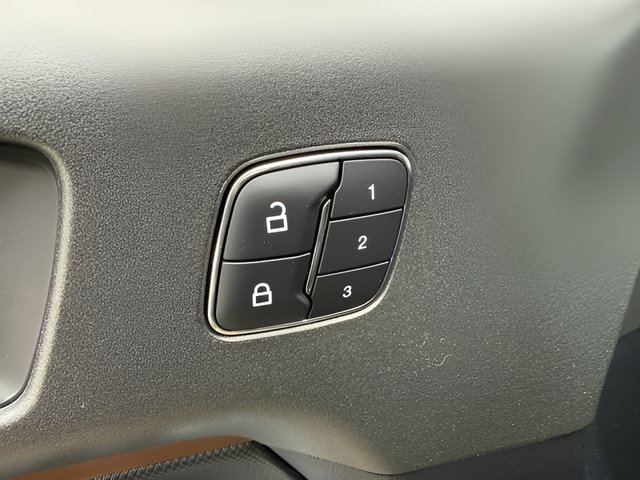 Certified 2025 Ford Bronco Sport Outer Banks w/ Outer Banks Tech Package+ AWD/4WD image 22