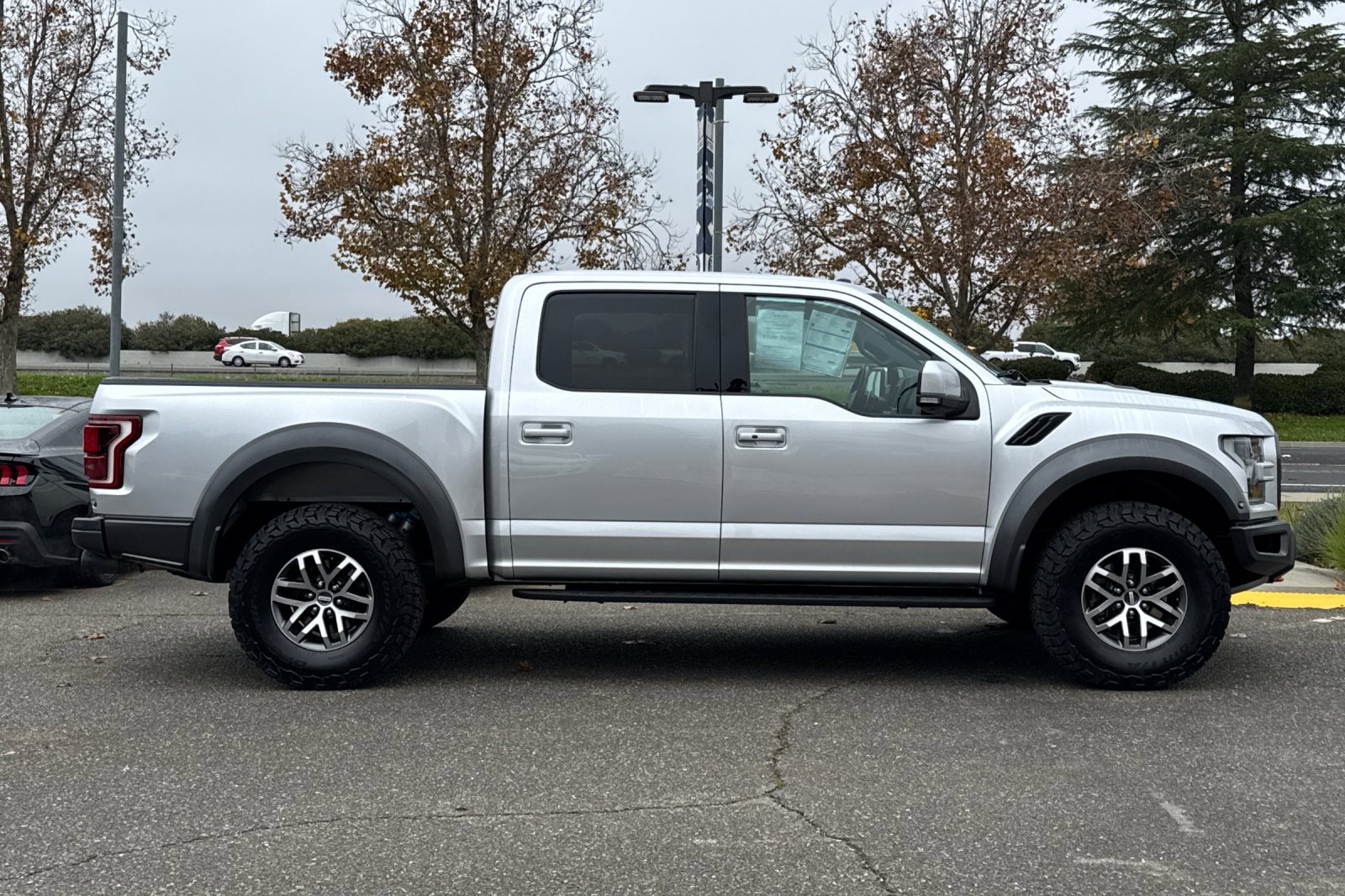 Certified 2018 Ford F150 Raptor w/ Equipment Group 802A Luxury image 3