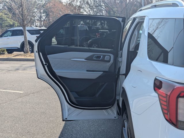 Certified 2025 Ford Explorer Platinum w/ Ultimate Package image 29