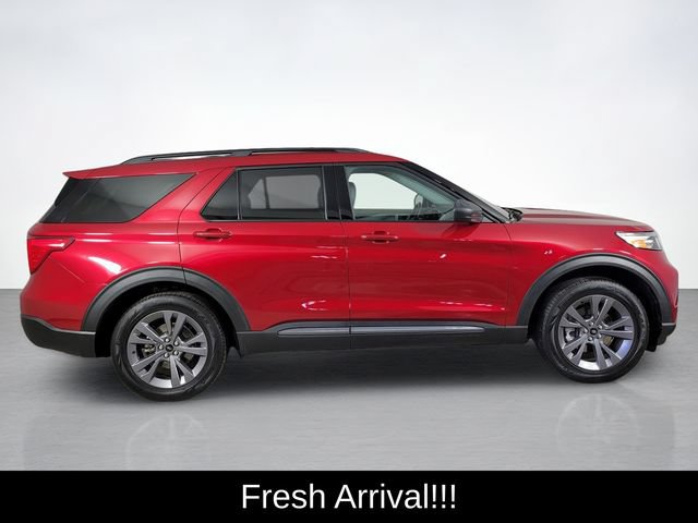 Certified 2021 Ford Explorer XLT w/ Equipment Group 202A AWD/4WD image 2