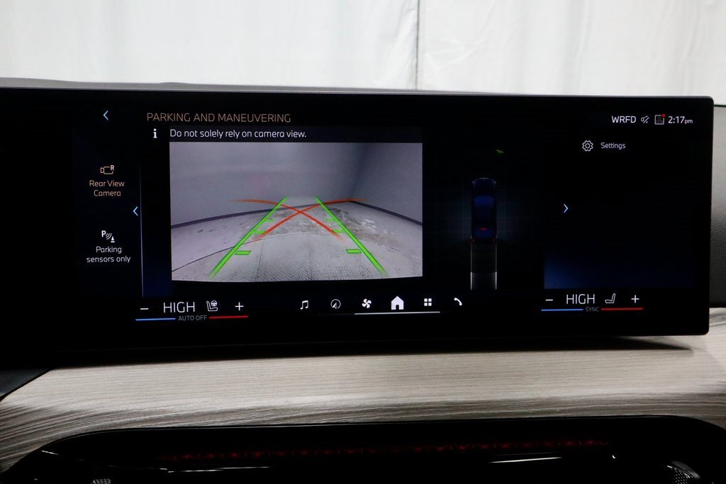 Used 2025 BMW 330i xDrive Sedan image 2