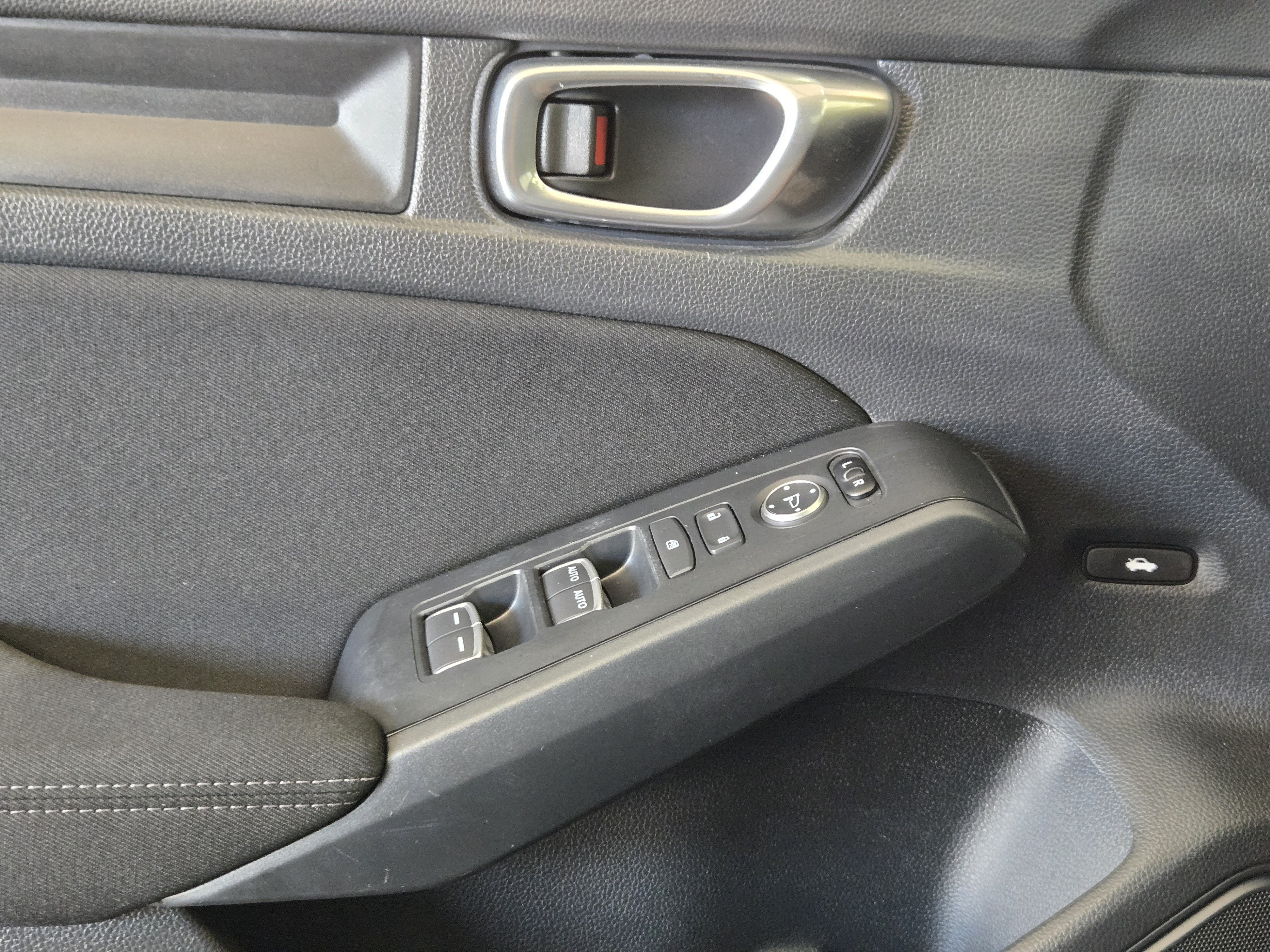 Used 2023 Honda Civic Sport image 25