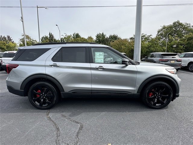Certified 2022 Ford Explorer ST w/ Equipment Group 401A image 6