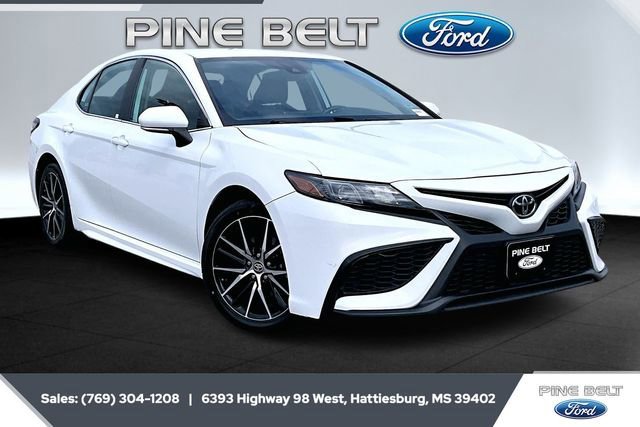 Used 2024 Toyota Camry SE image 5