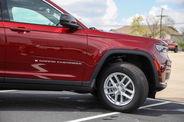 Used 2024 Jeep Grand Cherokee L Laredo w/ Luxury Tech Group I AWD/4WD image 7