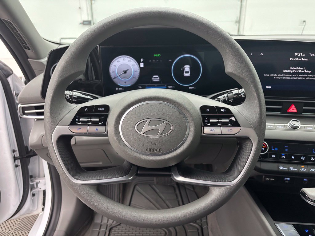 Used 2024 Hyundai Elantra SEL FWD image 20