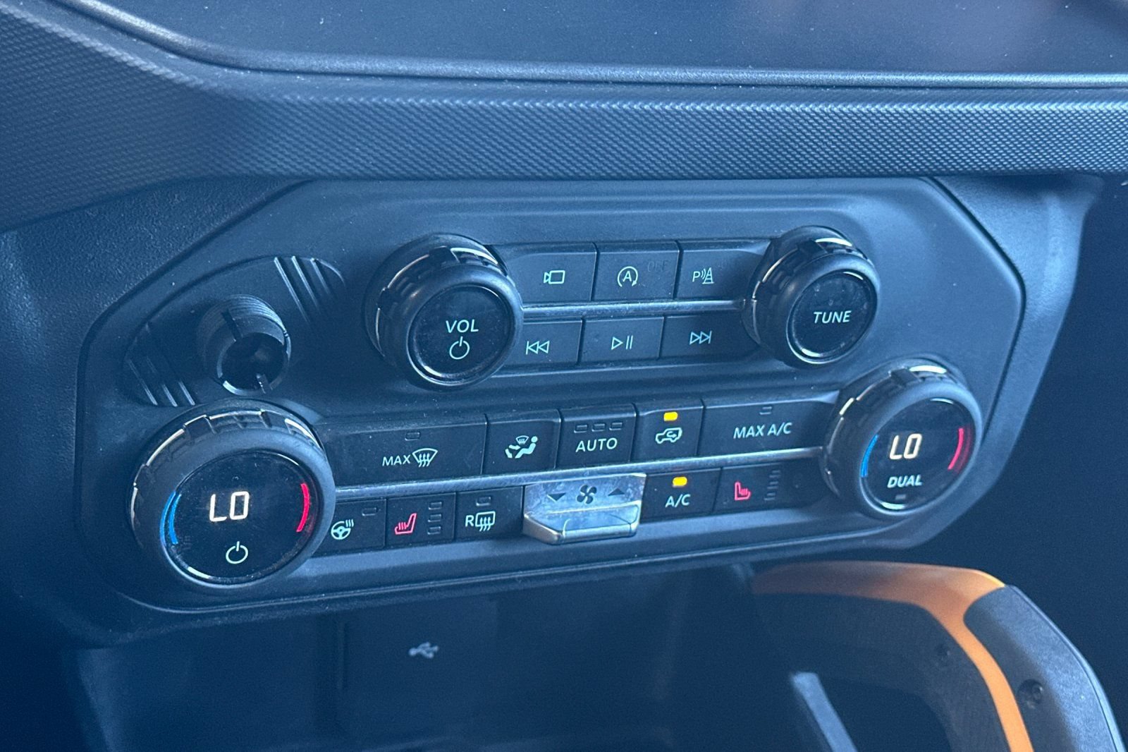 Certified 2024 Ford Bronco Badlands AWD/4WD image 19