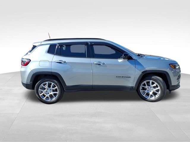 Used 2022 Jeep Compass Latitude image 7