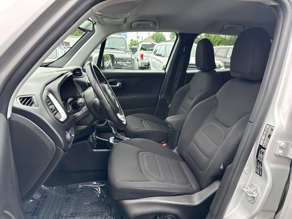 Used 2020 Jeep Renegade Latitude w/ Cold Weather Group AWD/4WD image 14