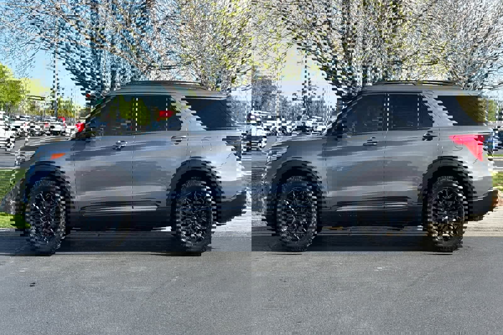 Certified 2023 Ford Explorer XLT w/ Equipment Group 202A image 2