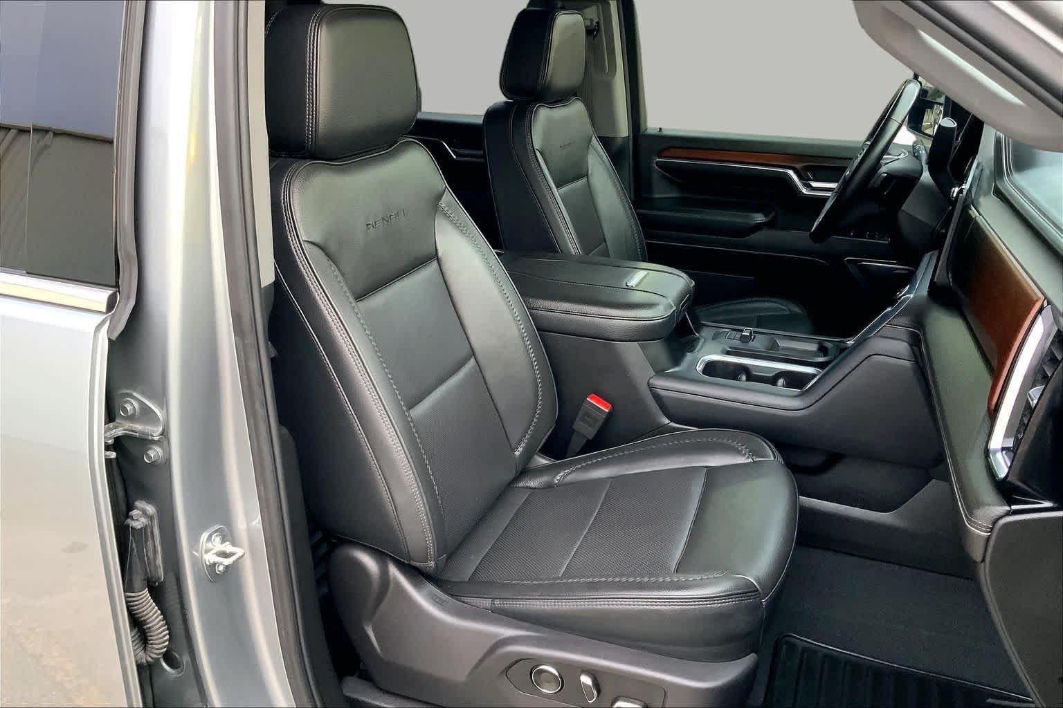 Used 2024 GMC Sierra 2500 Denali w/ Denali Reserve Package AWD/4WD image 9