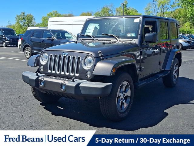 Used 2017 Jeep Wrangler Unlimited Sahara w/ Connectivity Group AWD/4WD image 4