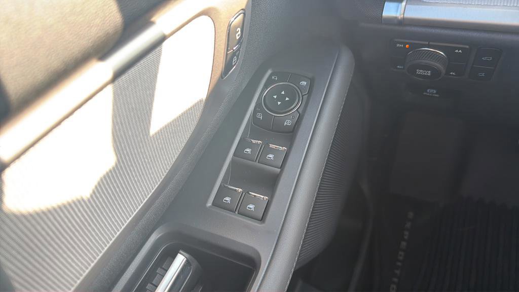 Certified 2026 Ford Expedition Active AWD/4WD image 11