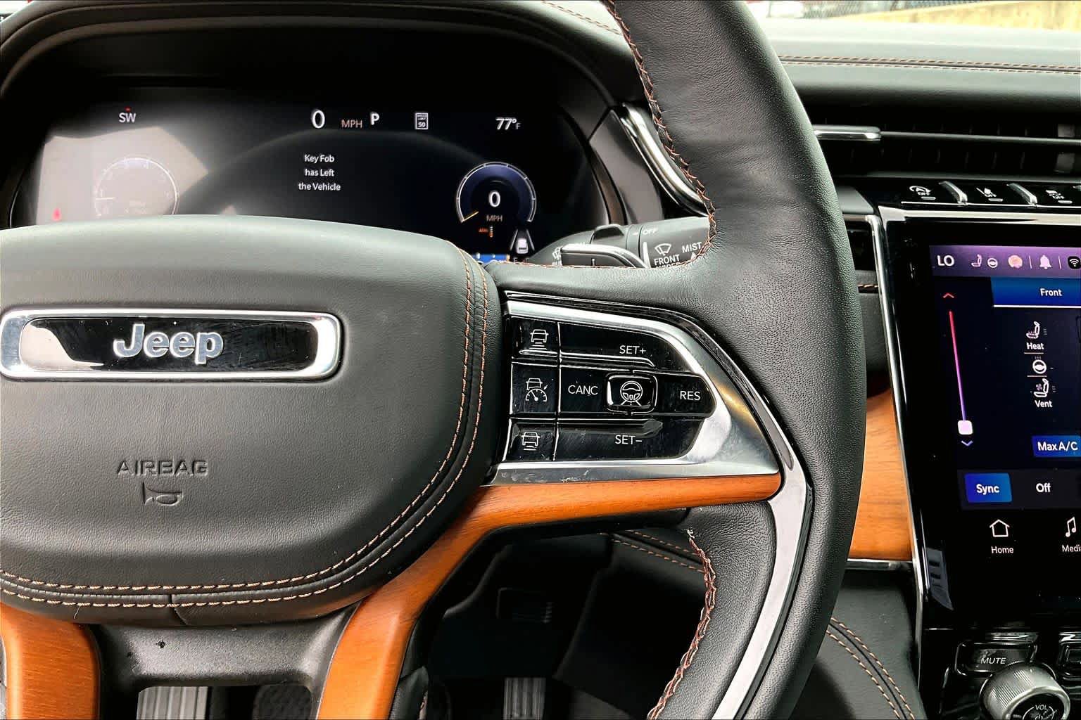 Used 2025 Jeep Grand Cherokee L Summit AWD/4WD image 25