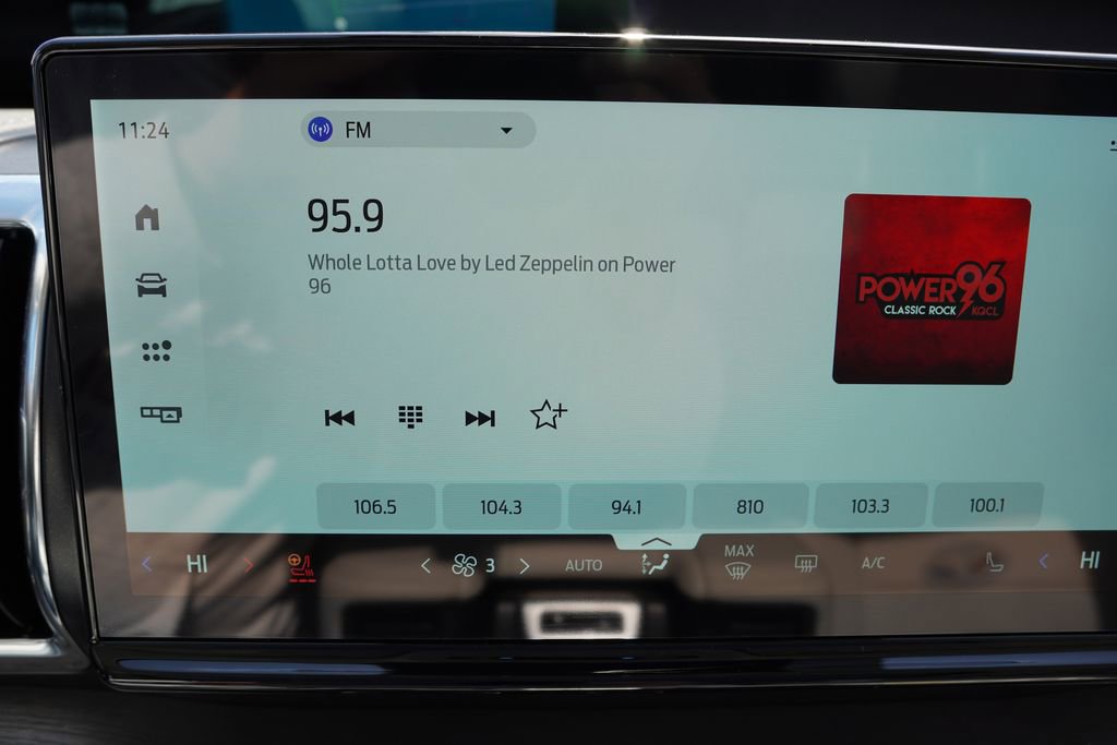 Certified 2025 Ford Expedition Max Platinum image 32