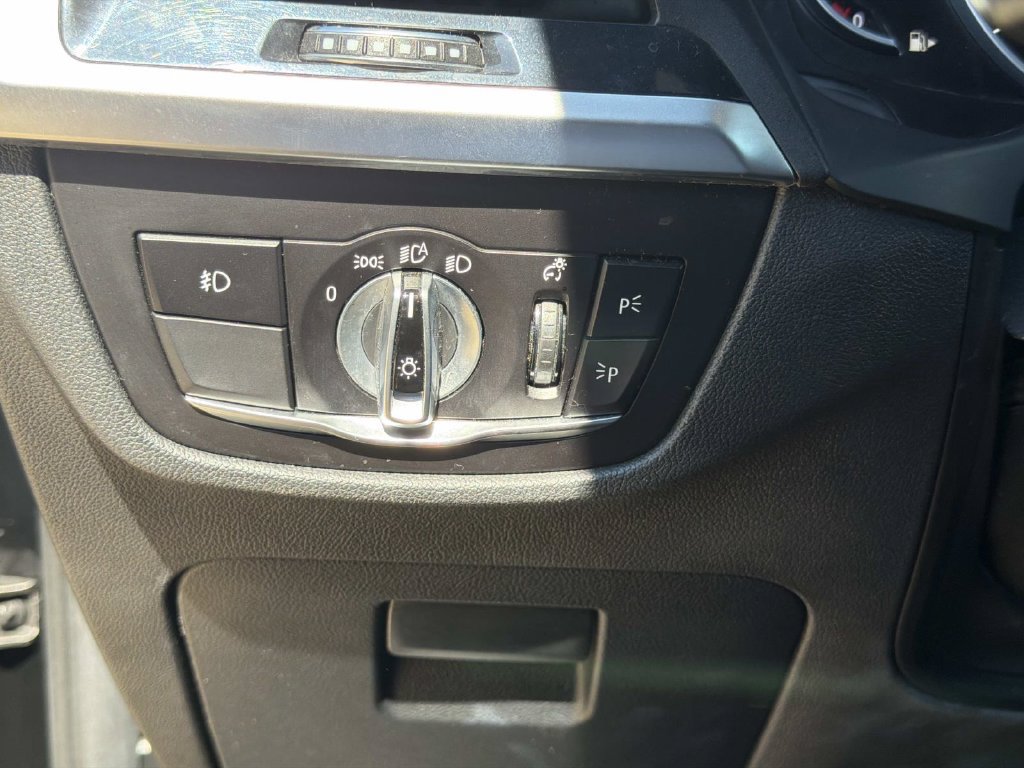 Used 2019 BMW X3 sDrive30i w/ Convenience Package RWD image 23