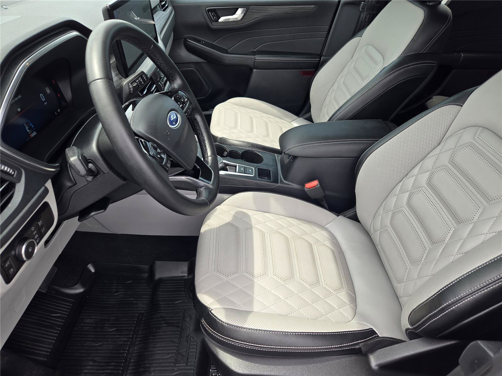 Certified 2023 Ford Escape SE w/ PHEV Premium Package FWD image 12
