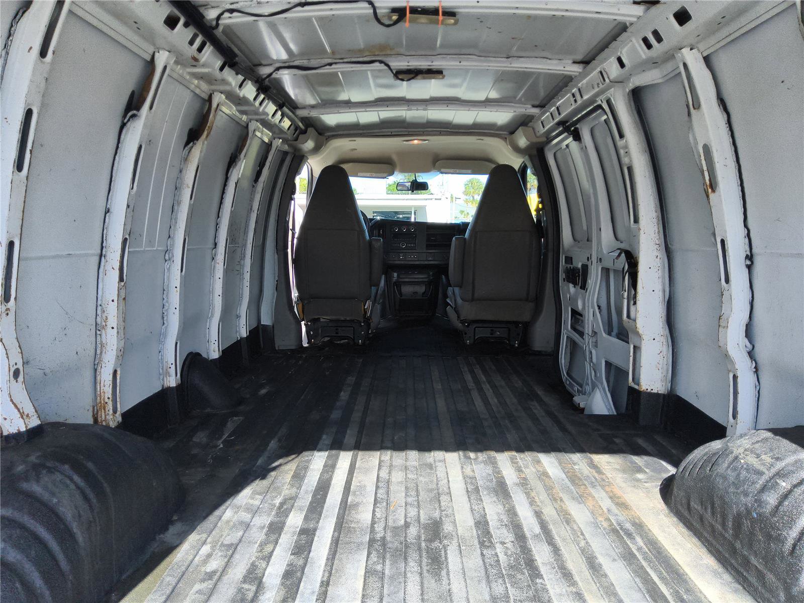 Used 2020 Chevrolet Express 2500 Extended w/ Driver Convenience Package RWD image 16