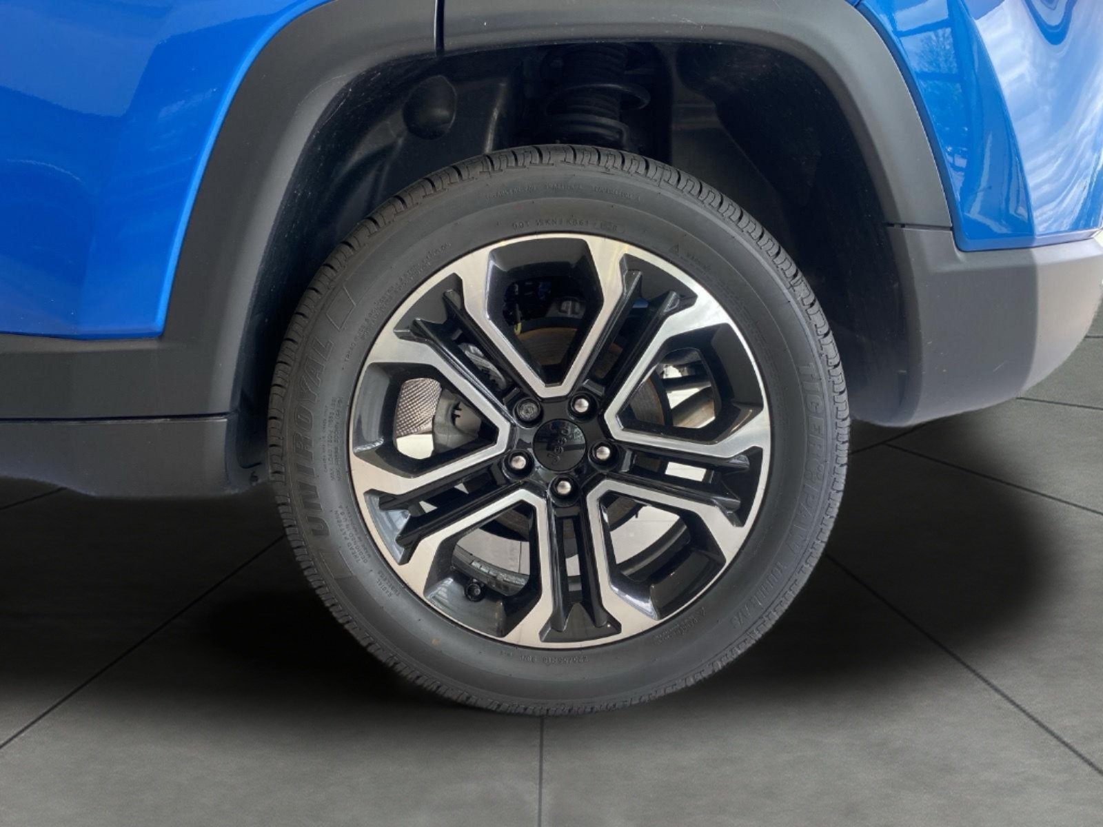 Used 2023 Jeep Compass Limited AWD/4WD image 11