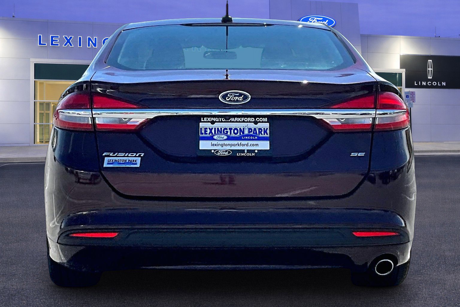 Certified 2017 Ford Fusion SE FWD image 6