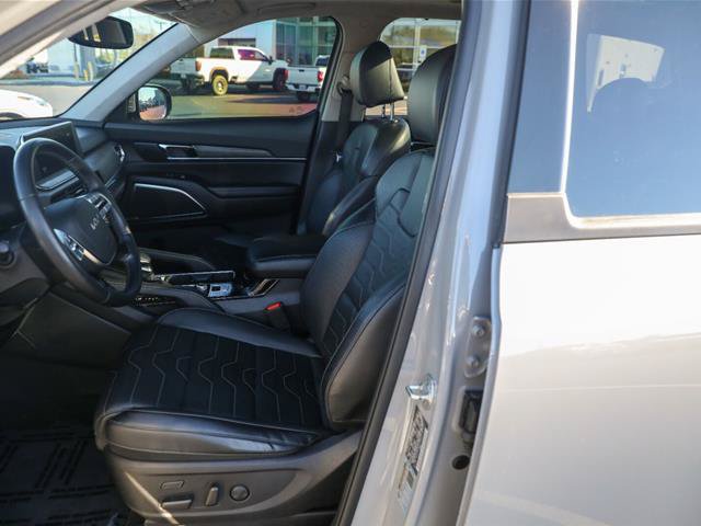 Used 2022 Kia Telluride SX w/ SX Prestige Package AWD/4WD image 3