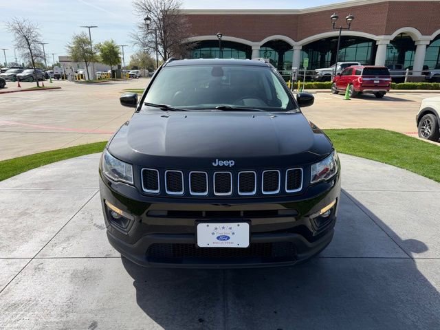 Used 2019 Jeep Compass Latitude image 2