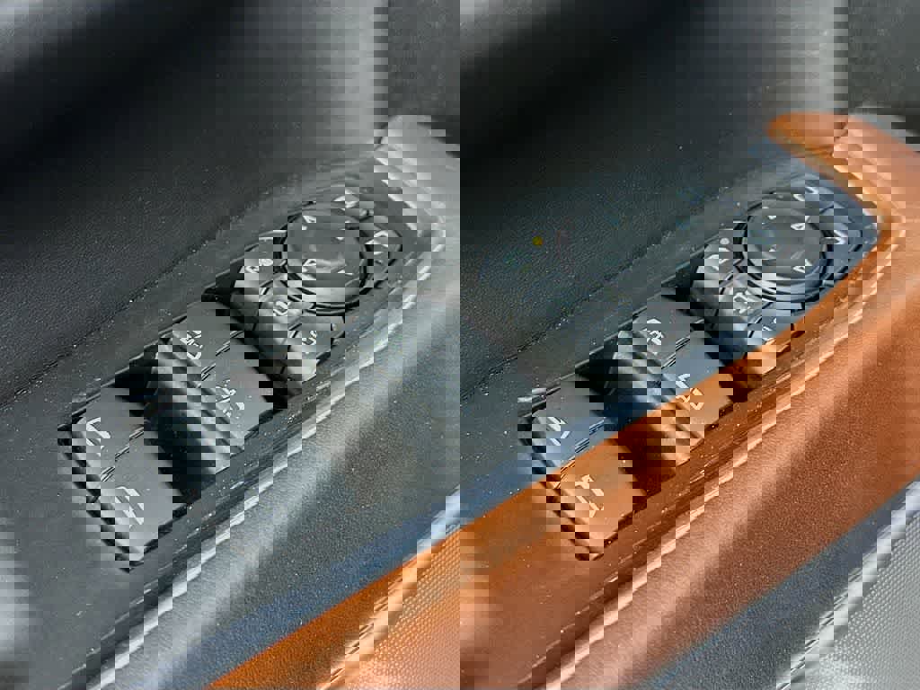 Used 2024 GMC Sierra 2500 Denali Ultimate image 30