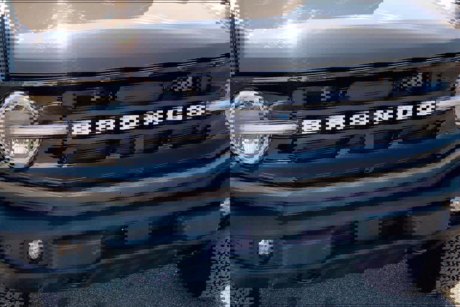 Certified 2025 Ford Bronco Outer Banks w/ Sasquatch Package image 30