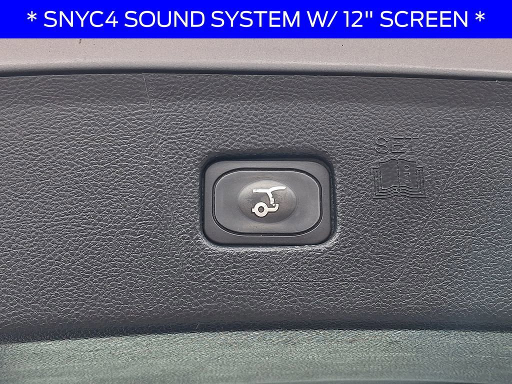 Certified 2021 Ford Edge ST-Line w/ Class II Trailer Tow Package image 13