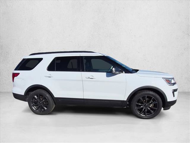 Certified 2018 Ford Explorer XLT w/ Equipment Group 202A AWD/4WD image 4
