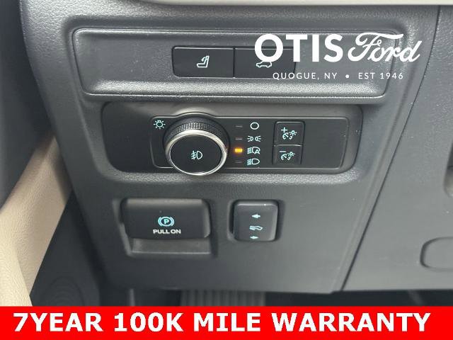 Certified 2024 Ford Expedition XLT image 19