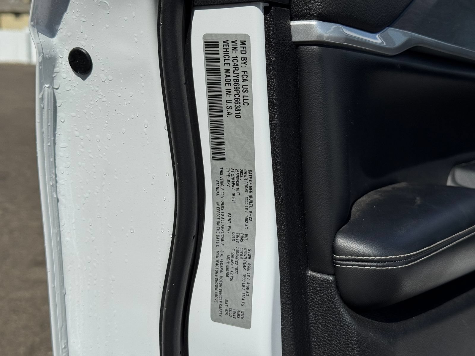 Used 2023 Jeep Grand Cherokee 4WD 4xe image 38