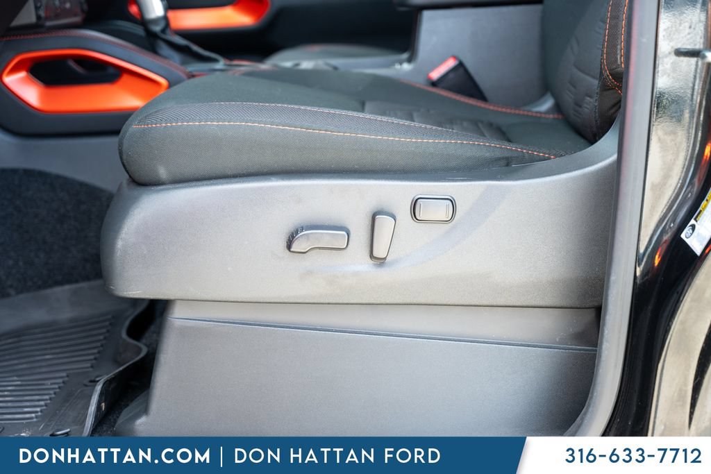 Used 2025 Nissan Frontier PRO-4X AWD/4WD image 21
