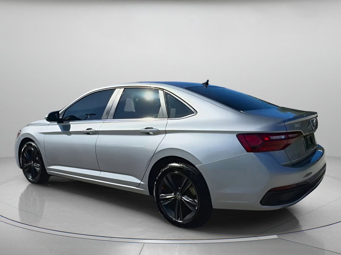 Used 2024 Volkswagen Jetta SE image 13