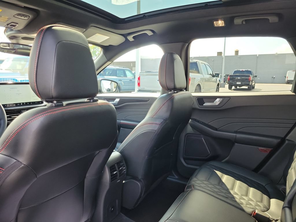 Certified 2023 Ford Escape ST-Line Elite w/ Premium Technology Package AWD/4WD image 16