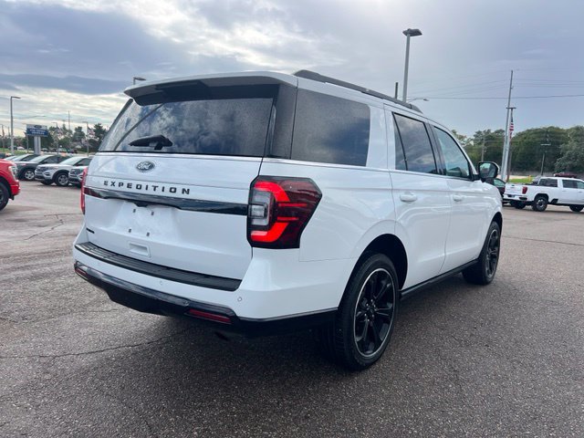 Certified 2023 Ford Expedition Limited AWD/4WD image 4